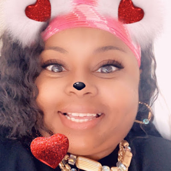 Profile Picture of Barbara Moody (@barbaramoody224) on Poshmark