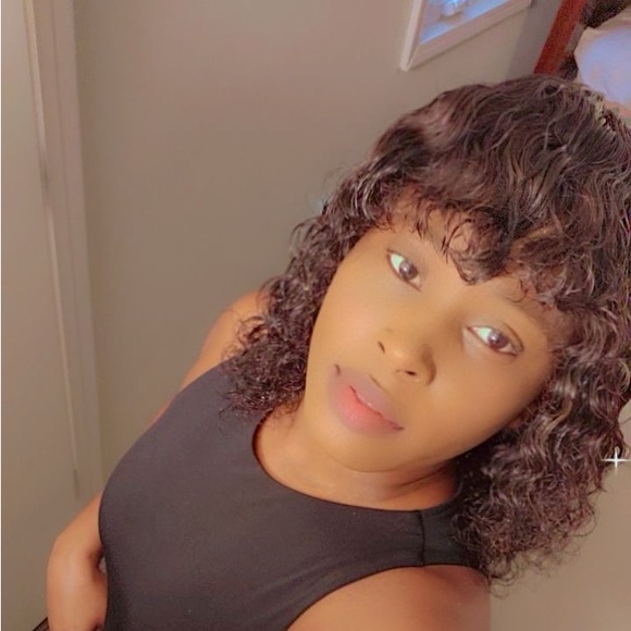 Profile Picture of Gerlyne john Andre (@gerlineandre96) on Poshmark