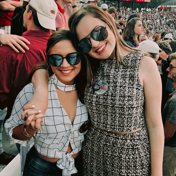 Profile Picture of Ally Bauder (@allybauder) on Poshmark