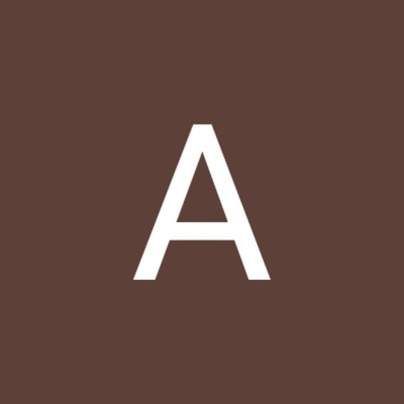 Profile Picture of Athena Pfohl (@athenapfohl7) on Poshmark