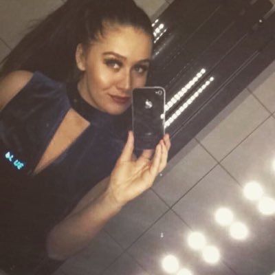 Profile Picture of Danielle Pearce (@elleepearce) on Twitter