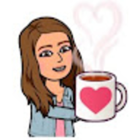 Profile Picture of Melissa Gramata (@mgramata) on Poshmark