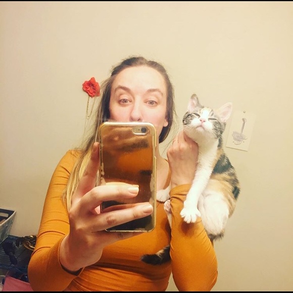 Profile Picture of Erin Outson (@erinkellyo) on Poshmark