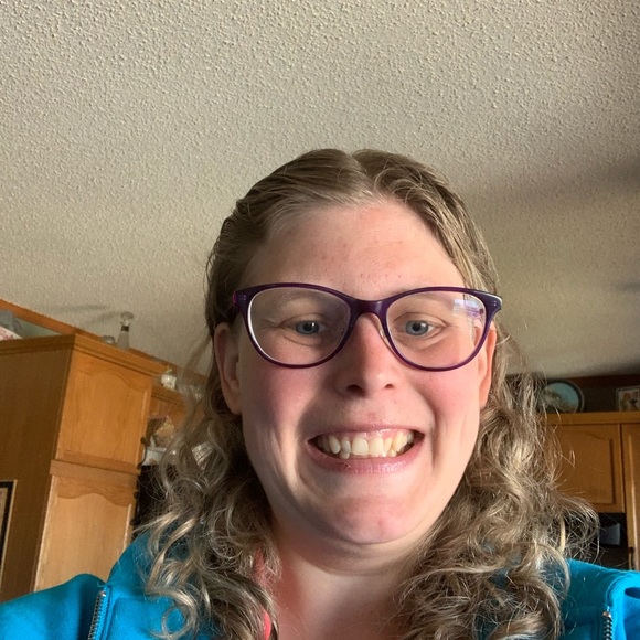 Profile Picture of Adelle Nantais (@eeyore5000) on Poshmark