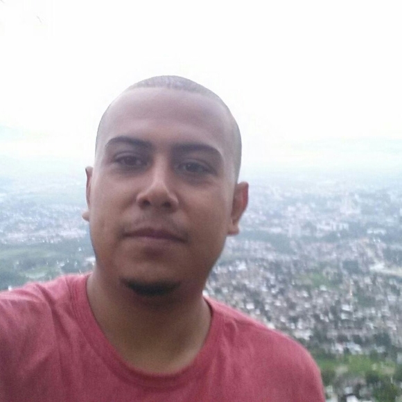 Profile Picture of Kevin Perdomo (@kevs2016) on Poshmark