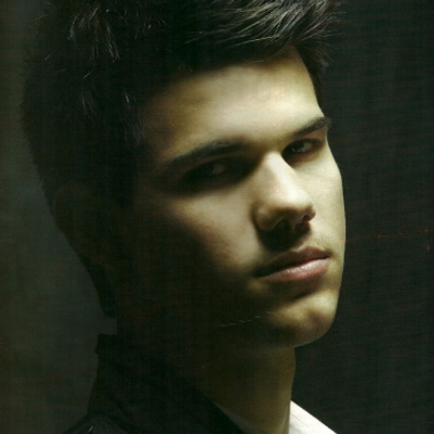 Profile Picture of Taylor Lautner (@TayDavidLautner) on Twitter
