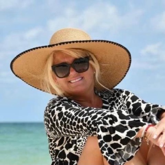 Galina Dunay - Poshmark Profile Picture of Galina Dunay (@galo4ka70) on Poshmark