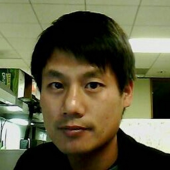 Profile Picture of Alex Yoon (@jsfors) on Poshmark