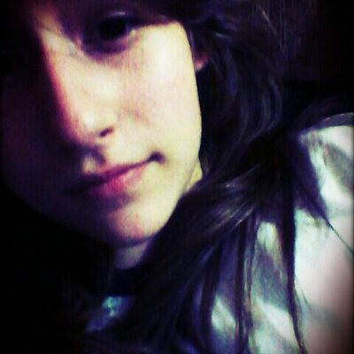 Profile Picture of Julia Renaud (@Jujucatres) on Twitter
