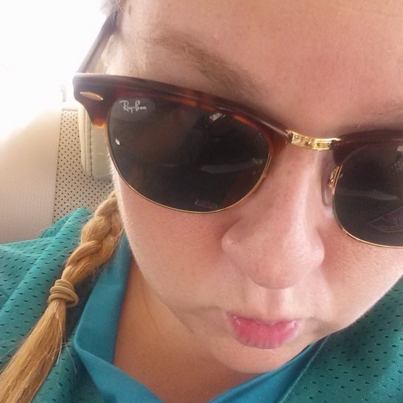 Profile Picture of Esther Birnbaum (@esthern23) on Poshmark