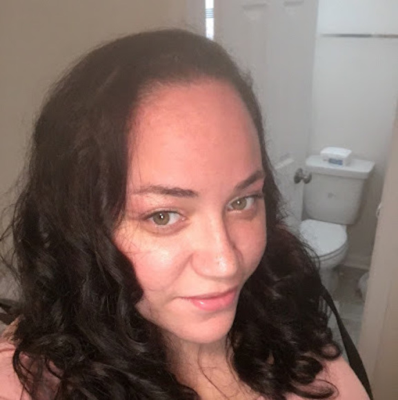 Profile Picture of Tonesha Dobynes (@tthompson729) on Poshmark