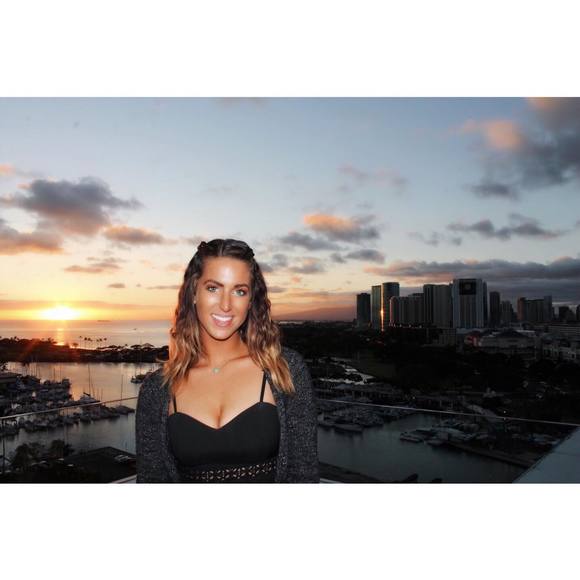 Amira Khalil - Poshmark Profile Picture of Amira Khalil (@amiraclemile) on Poshmark