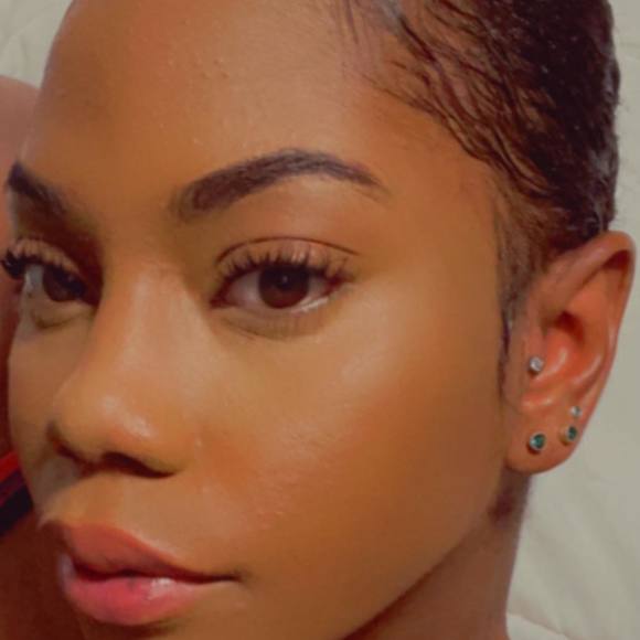 Profile Picture of Shanatique Clarkson (@fireroyal) on Poshmark