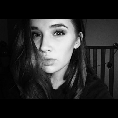 Profile Picture of Chlöe (@Chloe_Ewing_) on Twitter