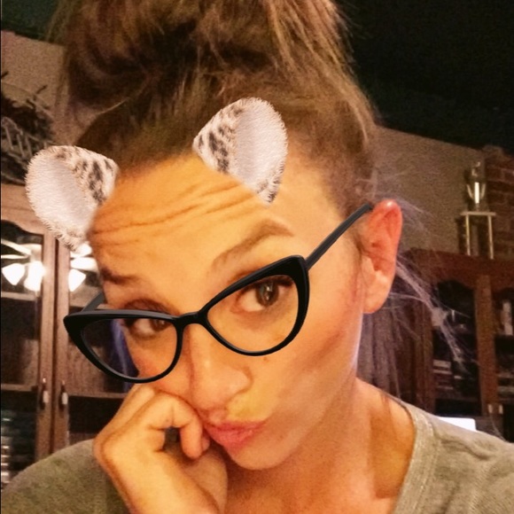 Profile Picture of Cassie Pinegar (@browneyedvixon) on Poshmark