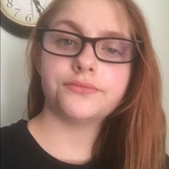 Profile Picture of Elizabeth Colten (@lizzie959) on Poshmark