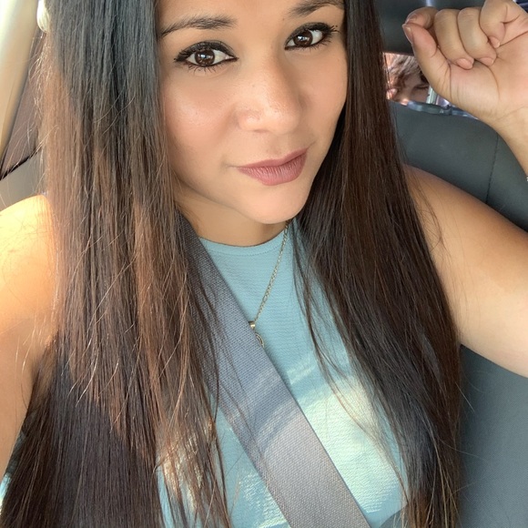 Profile Picture of Sandra Mireles (@sandy_kay17) on Poshmark