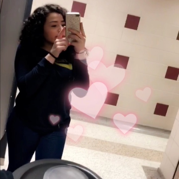 Profile Picture of Karime Ramirez (@karimeramirez) on Poshmark