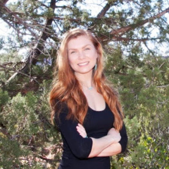 Profile Picture of Chrissy Neaverth (@chrissyneav93) on Poshmark