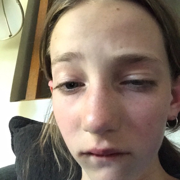 Profile Picture of Arianna Lunn (@atoannabhzjxv) on Poshmark