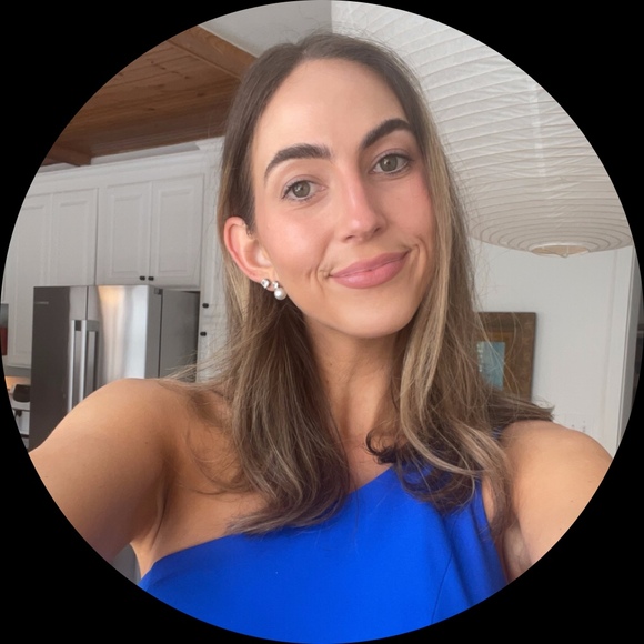 Profile Picture of Lauren Struffolino (@l_struffolino) on Poshmark