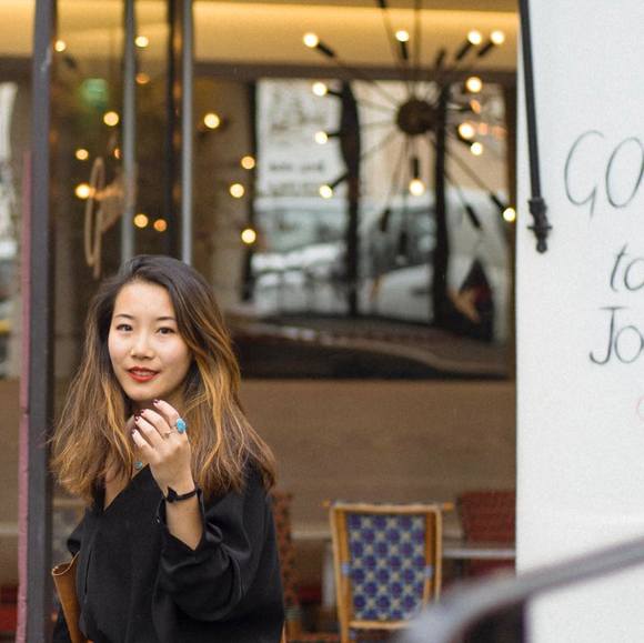 Profile Picture of Lily Jiang (@lilililylyly) on Poshmark