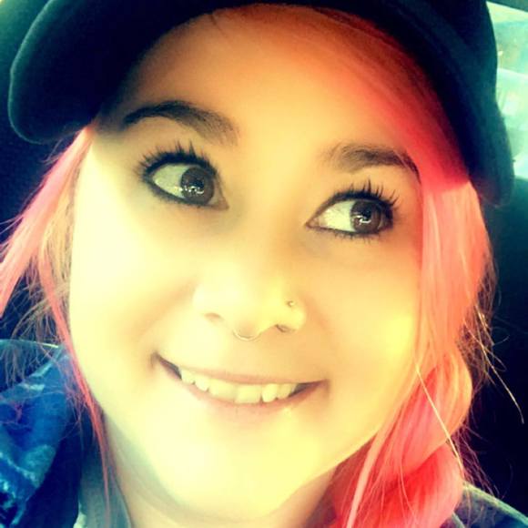 Profile Picture of Amanda Keefe (@boardigrl17) on Poshmark
