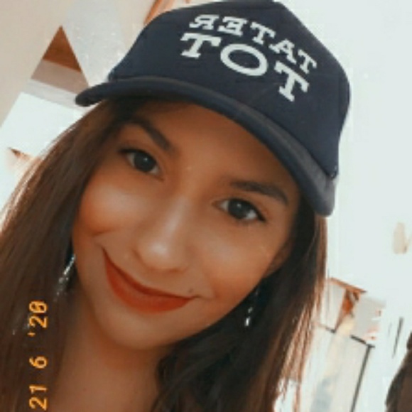 Juliana Battista - Poshmark Profile Picture of Juliana Battista (@jbattista1209) on Poshmark