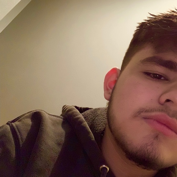 Profile Picture of David Cantu (@davidcantu652) on Poshmark