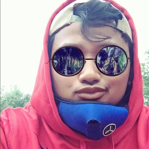 Profile Picture of Dylan Chau (@dbreezy781) on Poshmark