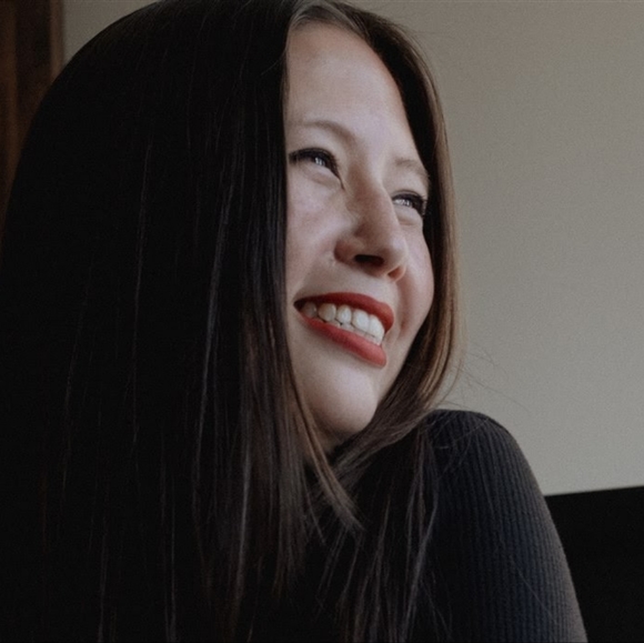 Profile Picture of Liz Wong (@eawong06) on Poshmark