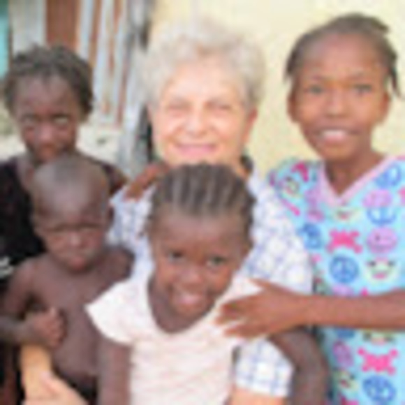 Profile Picture of Dawn Colapietro (@dcolapietro) on Poshmark