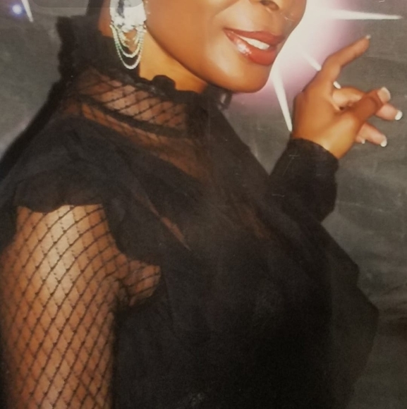 Profile Picture of Regina Singleton (@rlsingleton67) on Poshmark