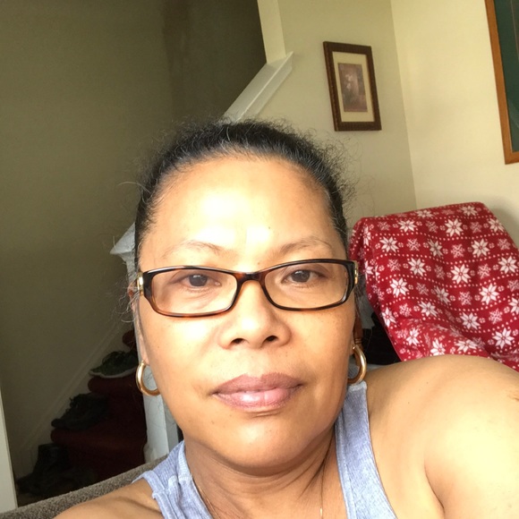 Profile Picture of Susan Bloxam (@zeus3036) on Poshmark