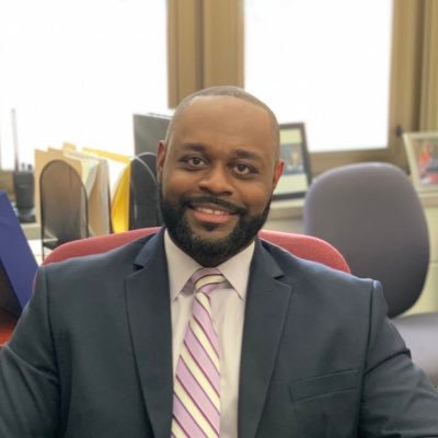 Profile Picture of Cliff Williams (@cjwilliamsjr) on Twitter