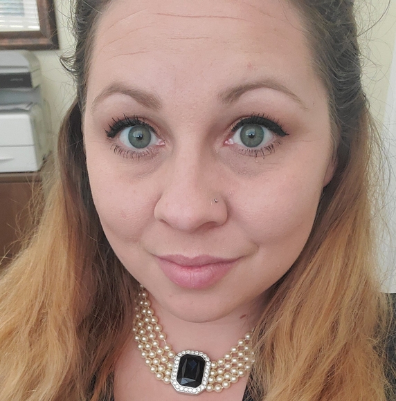 Profile Picture of Amanda Kirschenman (@manderz128) on Poshmark