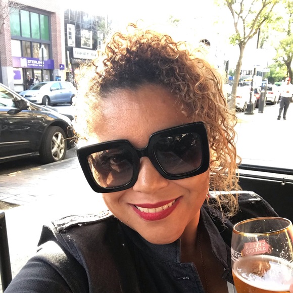 Profile Picture of Ivanise Da silva (@ivanise) on Poshmark