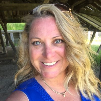 Profile Picture of Maureen L. Healy (@mainemoe71) on Twitter