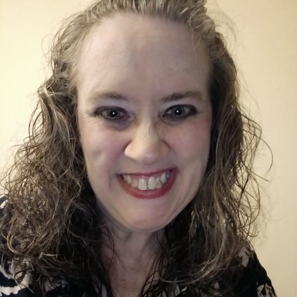 Profile Picture of Chrisann Lewert (@chrisannlew87) on Poshmark