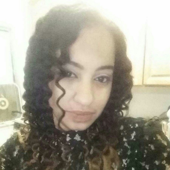 Profile Picture of Rebecca Alvarez (@beccalove5) on Poshmark