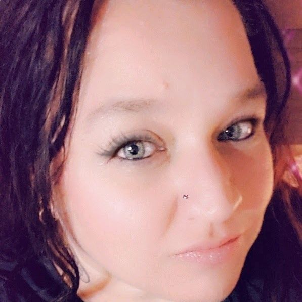 Profile Picture of Manda Roberts (@robertsleshay) on Tiktok