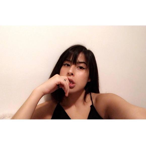 Profile Picture of Minely Orek (@minelyd) on Poshmark