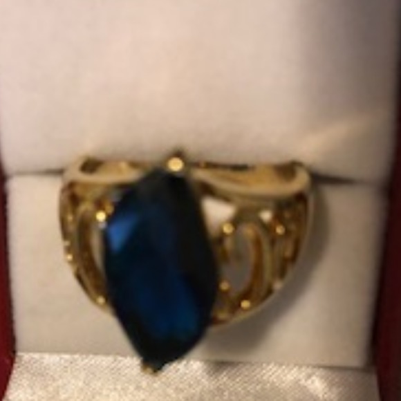 Profile Picture of Jamilah Muhammad (@studio19jewelry) on Poshmark