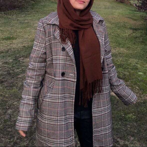 Profile Picture of Ammarah S (@ammarahs) on Poshmark