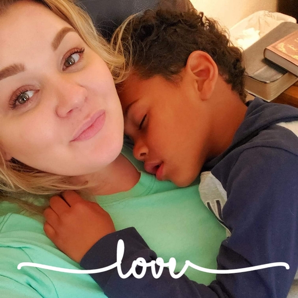 Profile Picture of Bethney Quick (@b0811) on Poshmark