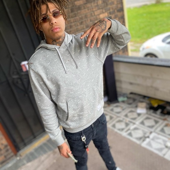 Profile Picture of Kiele Jones (@kielejones123) on Poshmark