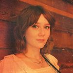 Profile Picture of Molly Tuttle (@mollytuttle) on Instagram