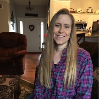 Profile Picture of Lori Shoop (@lorishoop66) on Twitter