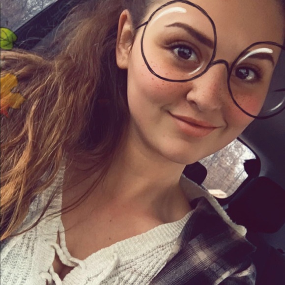 Profile Picture of Desirae Stevenson (@desiraels) on Poshmark