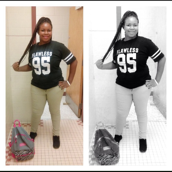 Profile Picture of Raesha Jones (@_1rye_) on Poshmark